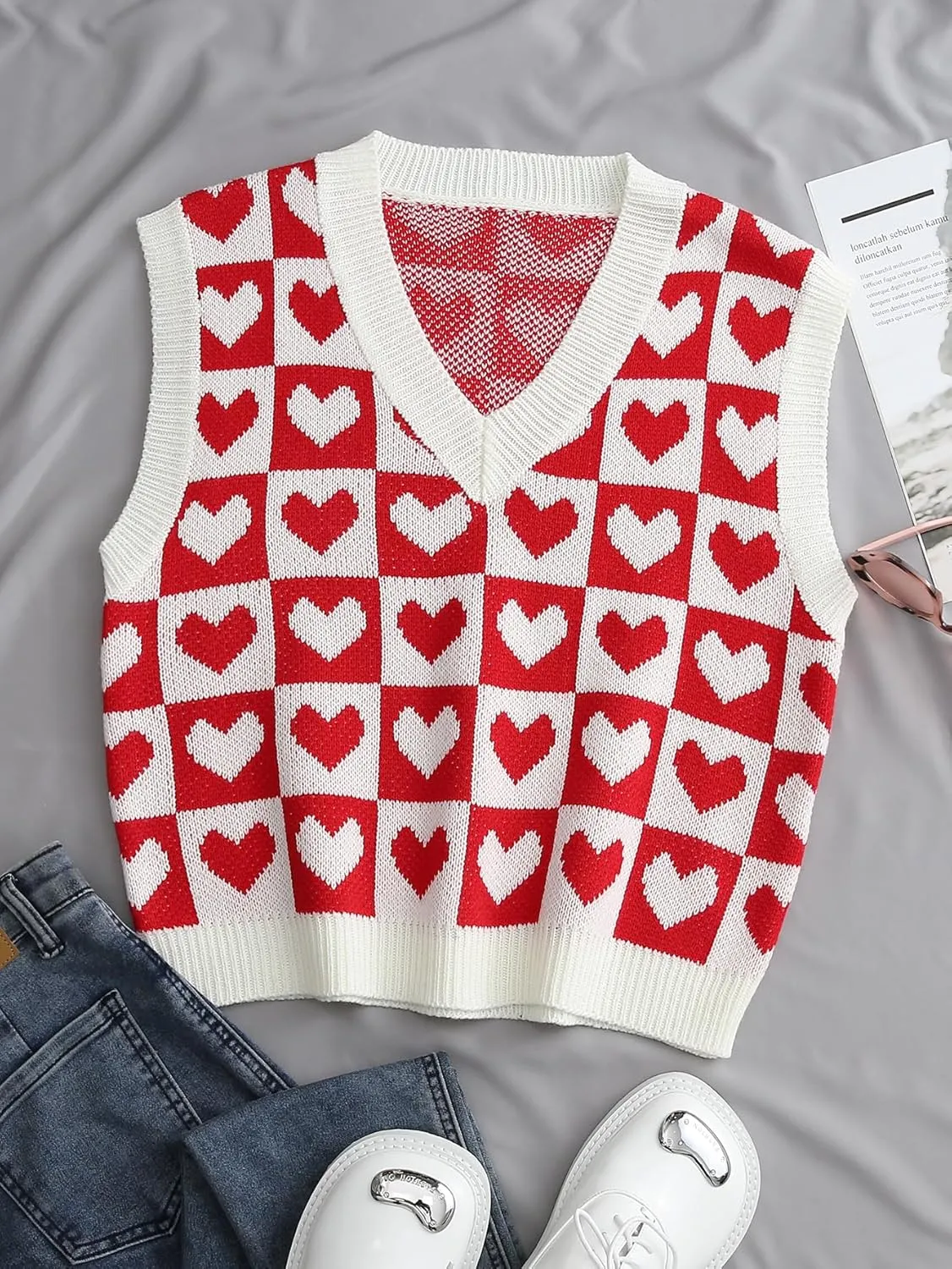 Floerns Women's Cute Heart Print V Neck Sleeveless Sweater Vest Knit Top