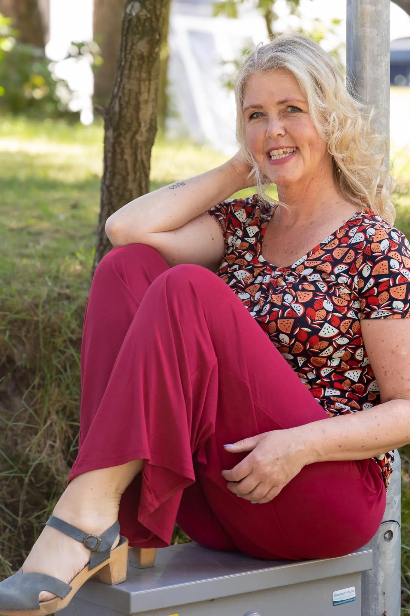 Nova pants- Tantilly's new all-year pants- dark red