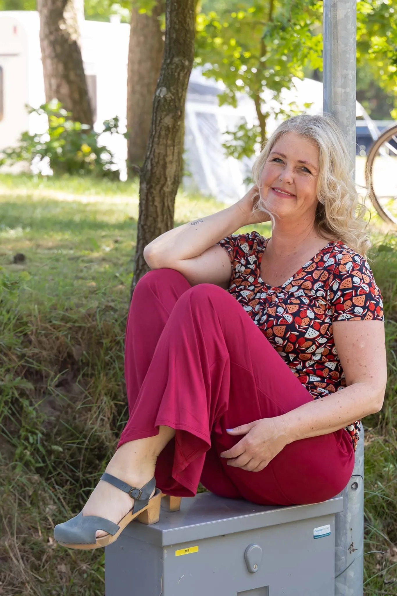 Nova pants- Tantilly's new all-year pants- dark red