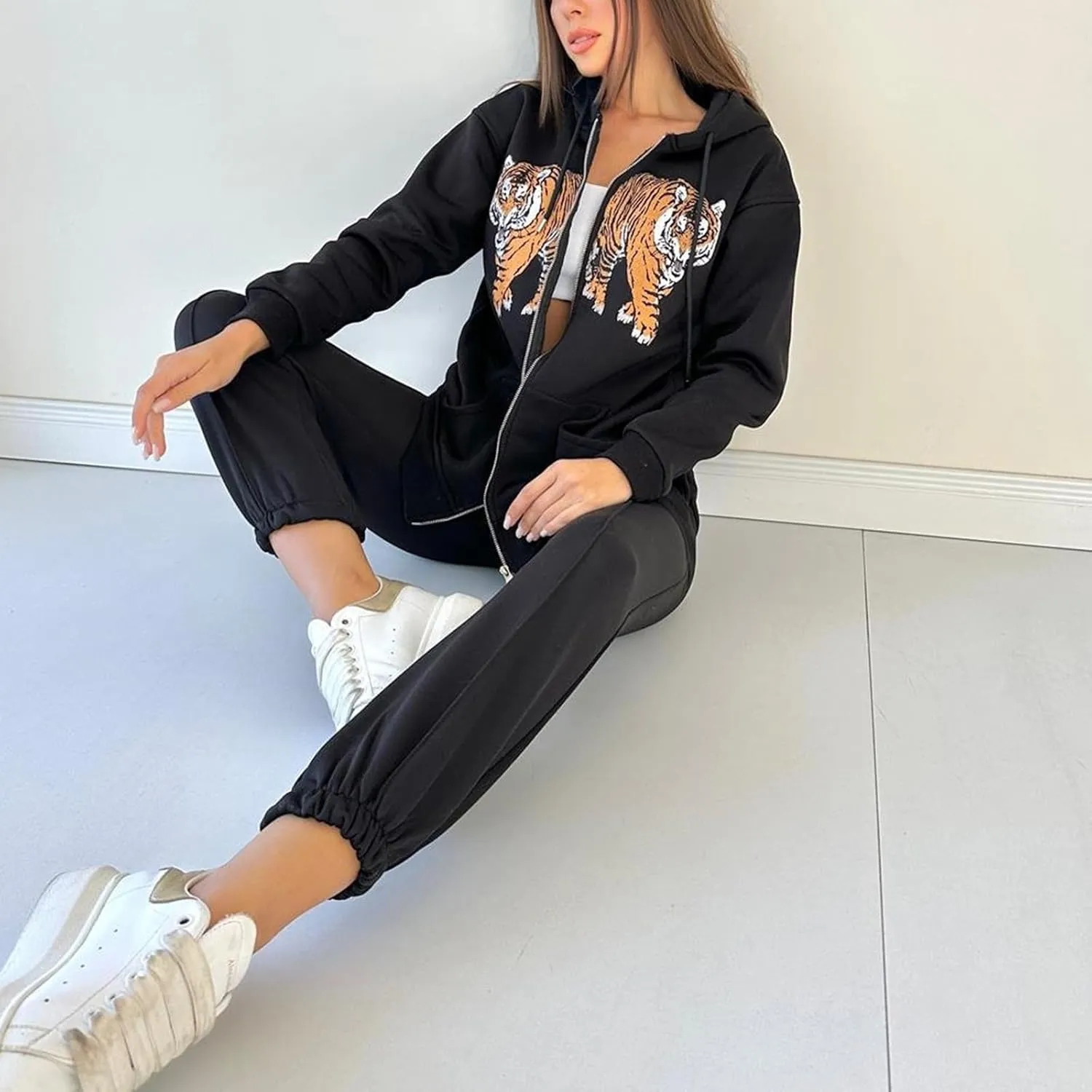Women Y2k Zip Up Cropped Hoodie Vintage Graphic Oversized Hooded Sweatshirt Jacket with Pockets Teen Girl Fall Coat