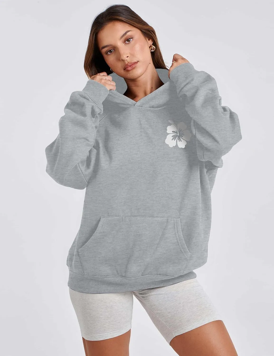 Ythomm Womens Oversized Hibiscus Print Fleece Hoodie Flower Graphic Pullover Hooded Sweatshirts Long Sleeve Tops With Pocket